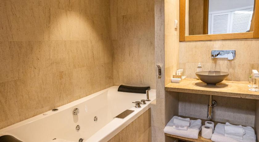 Image of Suite 14