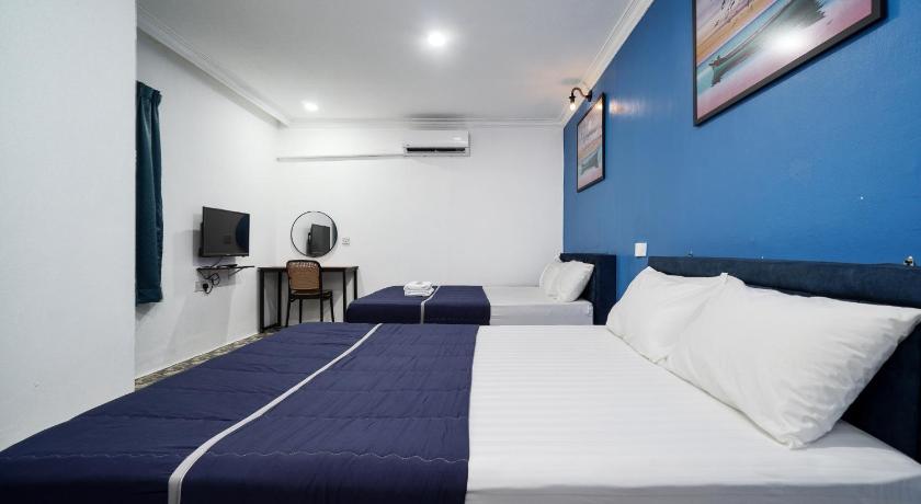 BOSS HOTEL - image 46