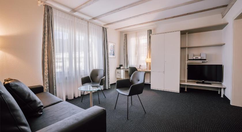 Image of Large Double Room 6