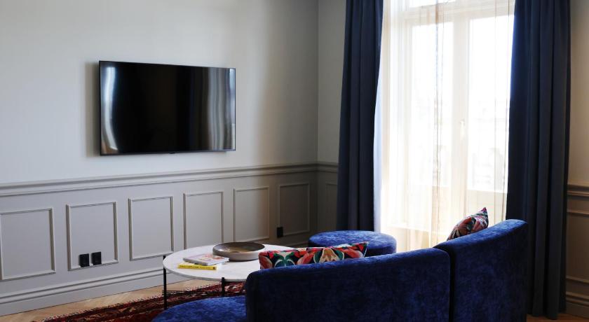 Image of Suite 6