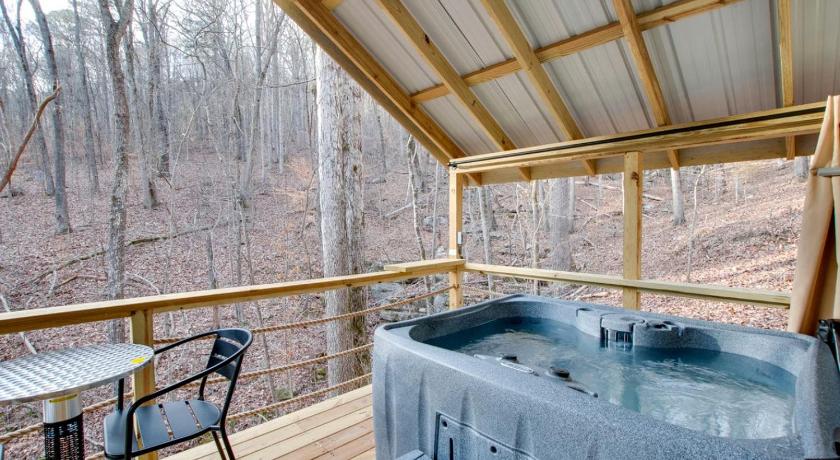 건터스빌 (AL) Incredible Tented Cabin Nestled Amidst Trees in Scottsboro, Alabama 3성급 숙소 로비