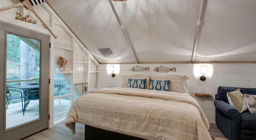 건터스빌 (AL) Incredible Tented Cabin Nestled Amidst Trees in Scottsboro, Alabama 3성급 숙소 스위트룸