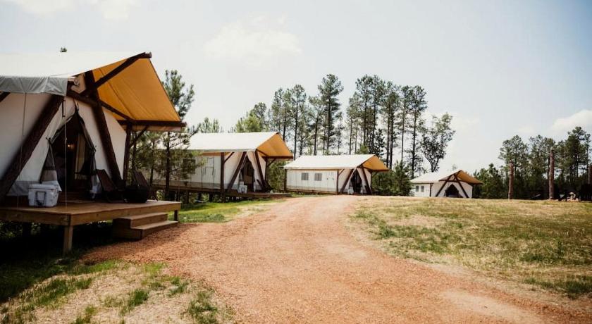 블루 스프링 (KY) Amazing Safari Tent with Sauna, Fire Pit and Hot-tub in Cadiz, Kentucky 3성급 숙소 스위트룸