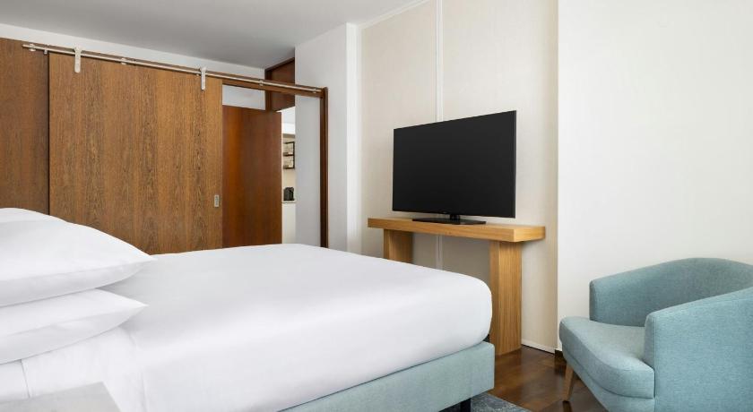 Image of One-Bedroom Suite 9