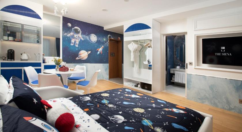 Image of Kids Family Room 12