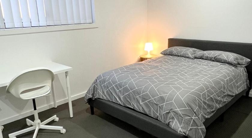 Cozy Queen Room in Modern Home! - OR3 사진