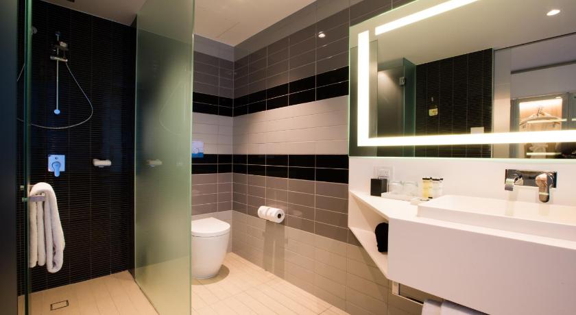 Image of Deluxe Room with 1 Kingsize bed 4