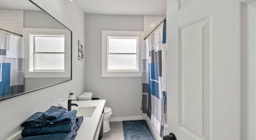 サンアントニオ Gorgeous 6BR Sleeps 18 w Hot Tub 4つ星 宿泊施設 プール