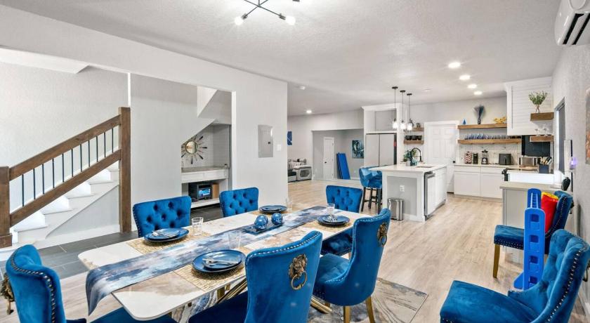 サンアントニオ Gorgeous 6BR Sleeps 18 w Hot Tub 4つ星 宿泊施設 外観