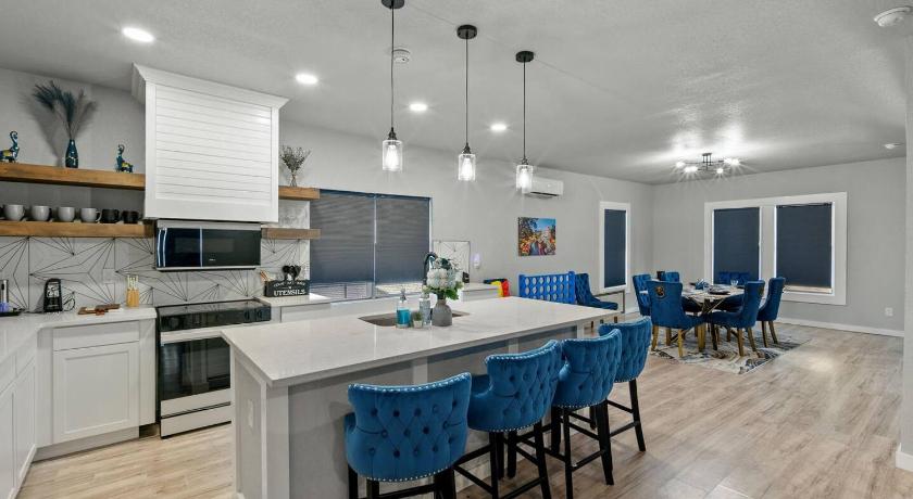 サンアントニオ Gorgeous 6BR Sleeps 18 w Hot Tub 4つ星 宿泊施設 客室