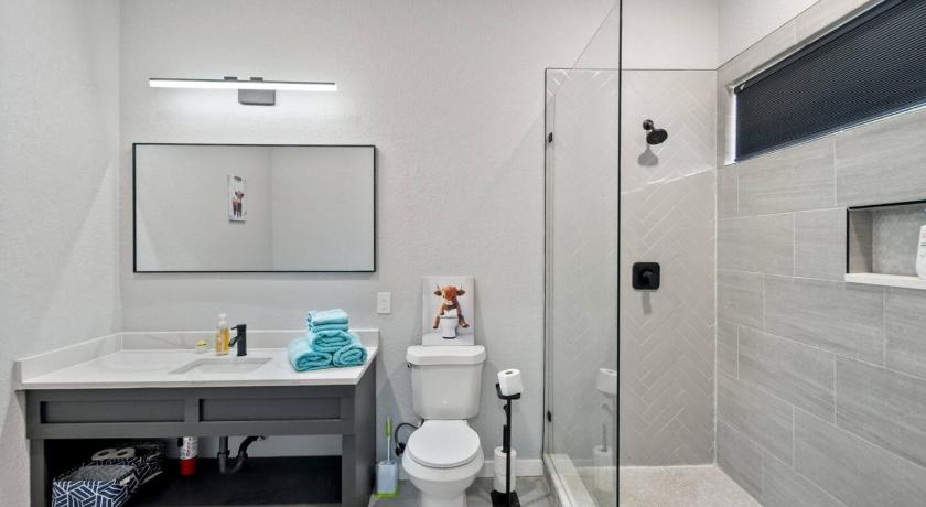 サンアントニオ Gorgeous 6BR Sleeps 18 w Hot Tub 4つ星 宿泊施設 スイート