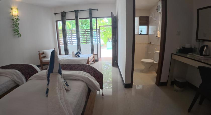 Image of Deluxe Family Room 11