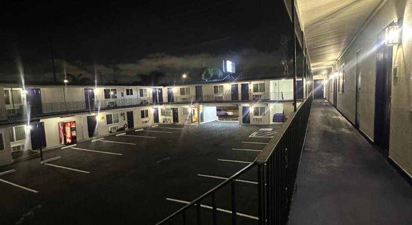 Del Aire Inn Hotel – Inglewood, CA