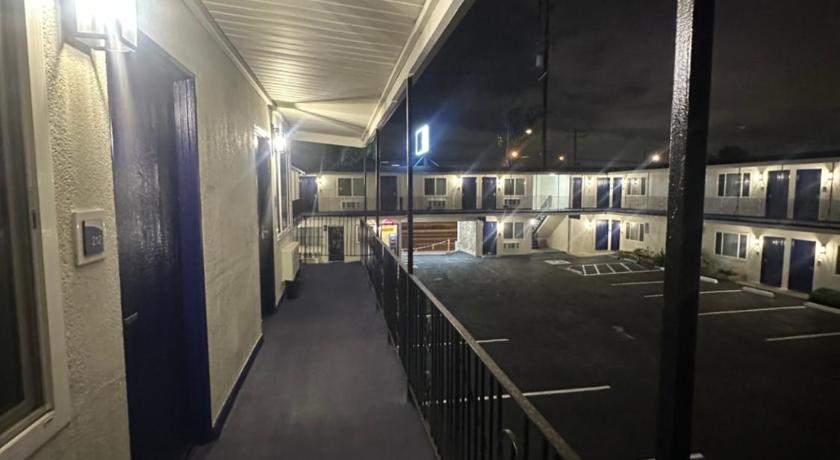 Del Aire Inn Hotel – Inglewood, CA