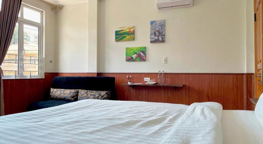 Image of Mountain View King Room 14