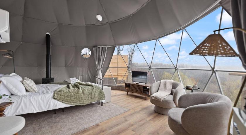 Slade "Bluegrass Bluff" - The Overlook LUX Dome - RRG 3-Star Accommodation room