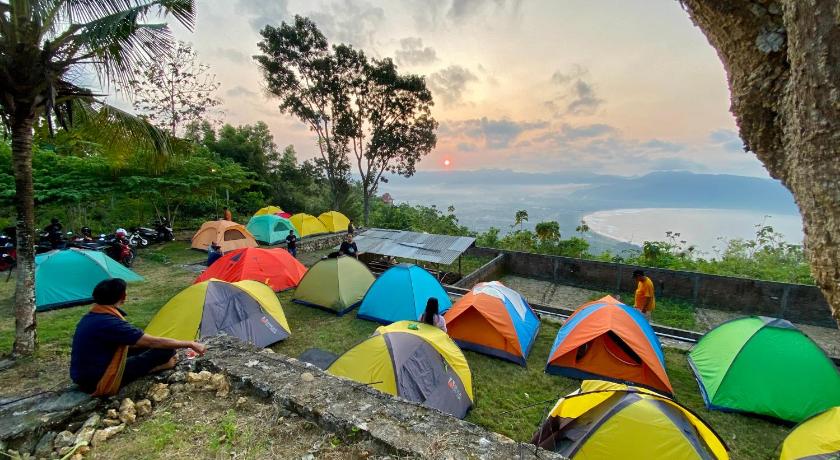 Tampilan Sunrise & Ocean View Camp Ground - ESP Pacitan