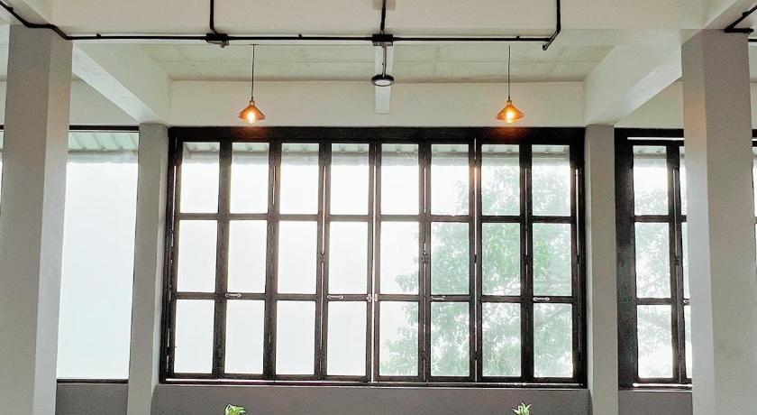 Kanchanaburi ปิล๊อกพอเพลิน-pilokporploen Hotel pool