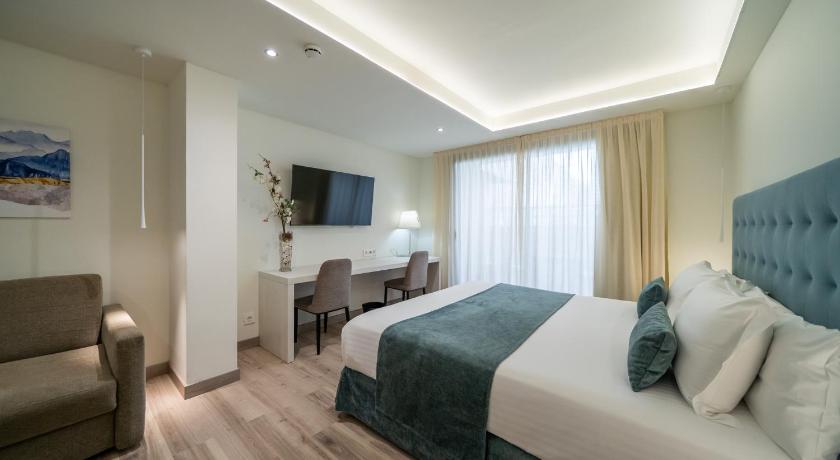 Image of Deluxe Double/Twin Room 12