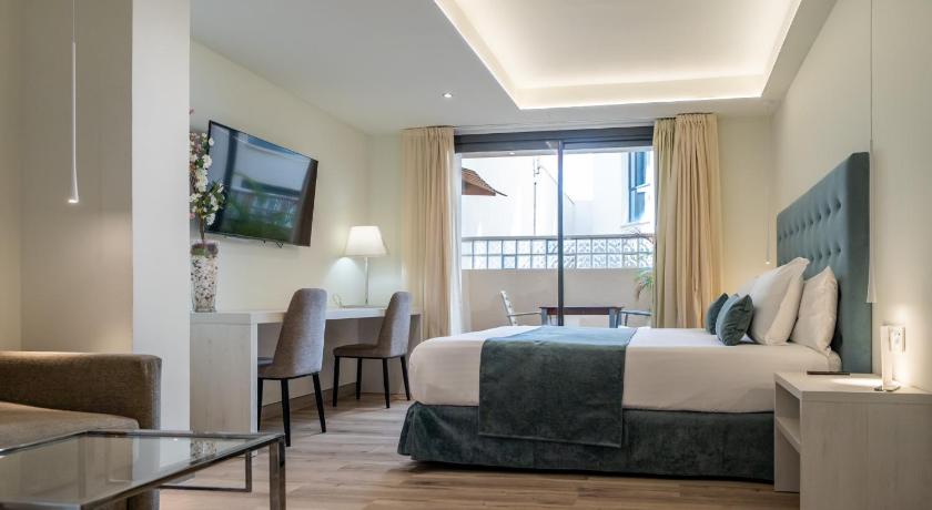 Image of Deluxe Double/Twin Room 7