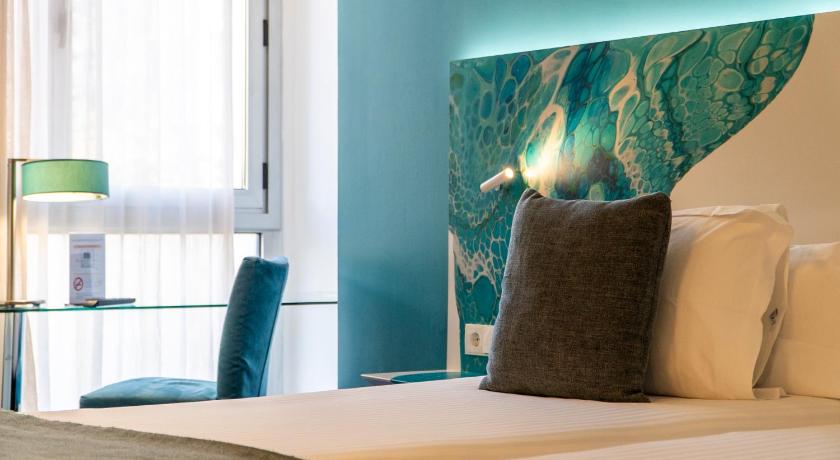 Image of Superior Twin Room 11