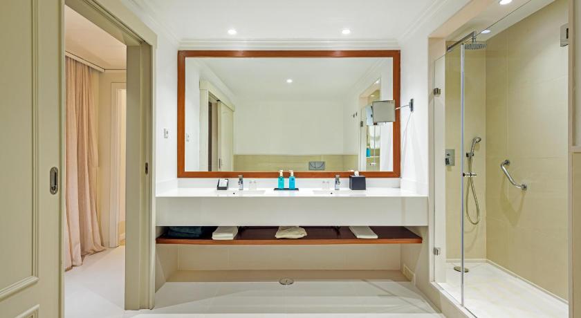Image of Superior Twin Room with Garden View 2