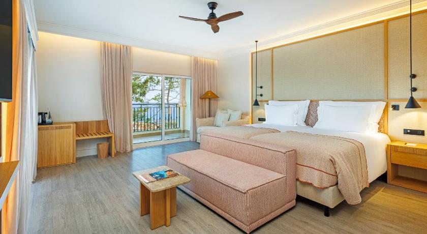 Image of Superior Twin Room with Sea View 0
