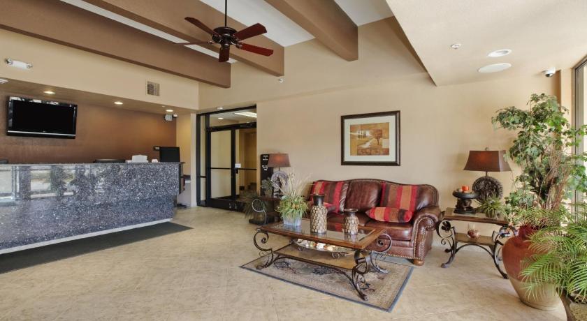 Travelodge by Wyndham Globe AZ photo