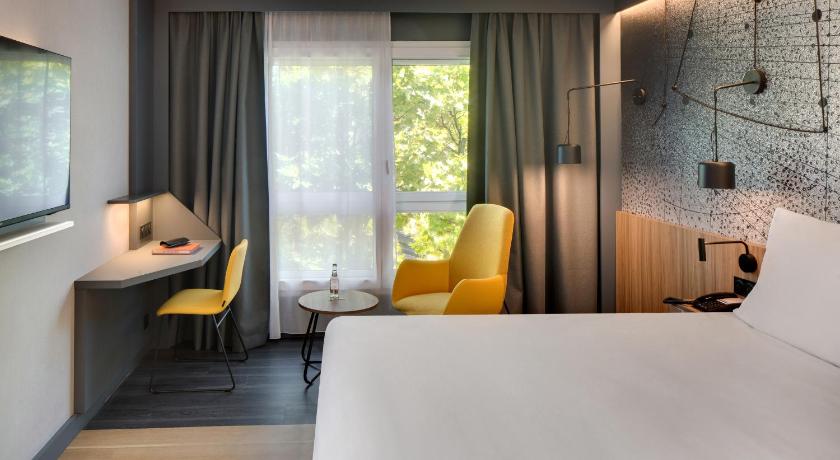 Image of Standard Room With Large Double Bed 4