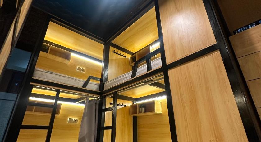 Luxury Hostel Bedspace in Downtown Near Metro - image 10