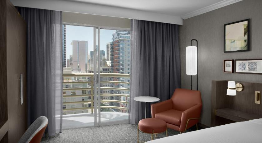 Image of Premium Sunrise View King Room - Upper Floor 3