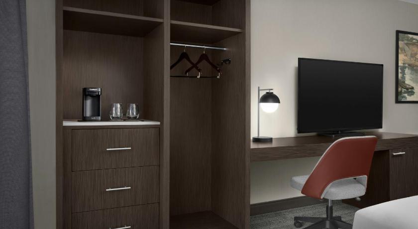 Image of Premium Sunrise View Queen Room - Upper Floor 6
