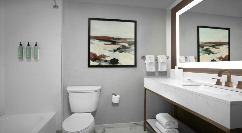Image of Premium Sunrise View Queen Room - Upper Floor 2