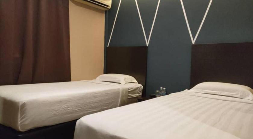 Image of Twin Room with Private Bathroom 0