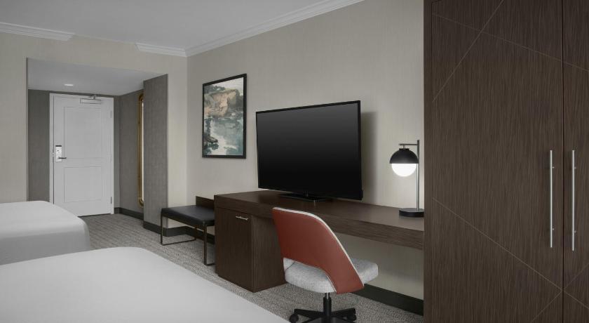 Image of Premium Sunrise View Queen Room - Upper Floor 4