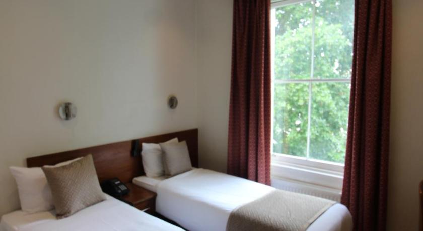 Numurs ar 2 vienvietīgām gultām (Twin Room) attēls 0