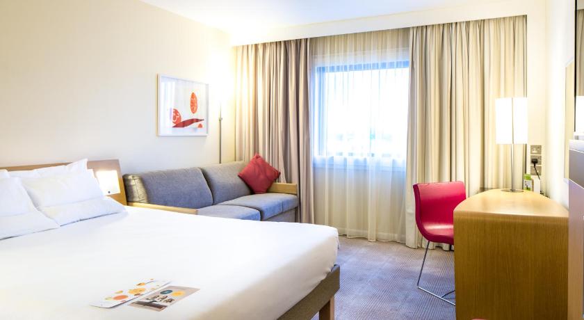 Immagine di Superior Room with 1 queen-size bed and sofa 7