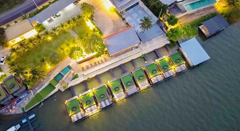 Kanchanaburi Blueskyraft Resort 3-Star Hotel pool