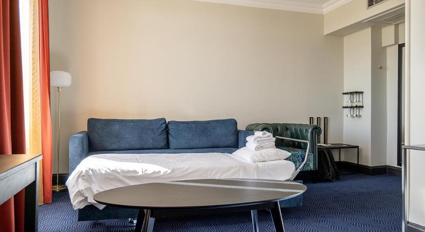 Image of Deluxe King Room 6