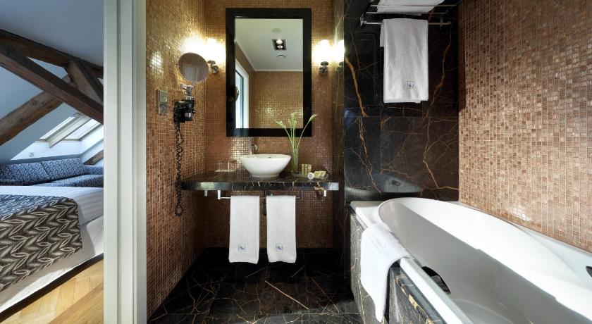 Image of Deluxe Double 1