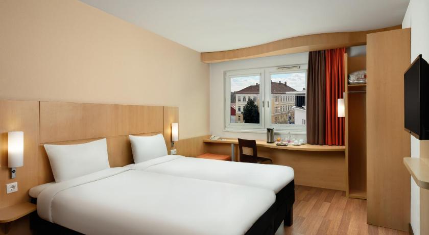 Image of Standard Room with 2 Single Beds 0