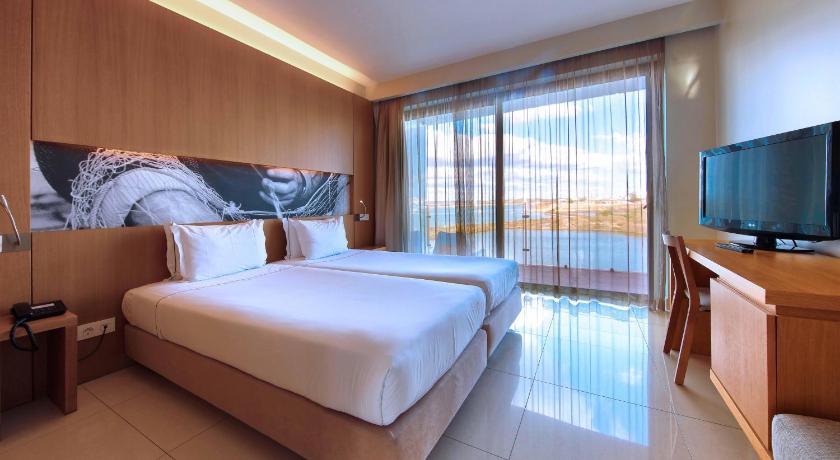 Lagoa Aguahotels Riverside 4-Star Hotel lobby