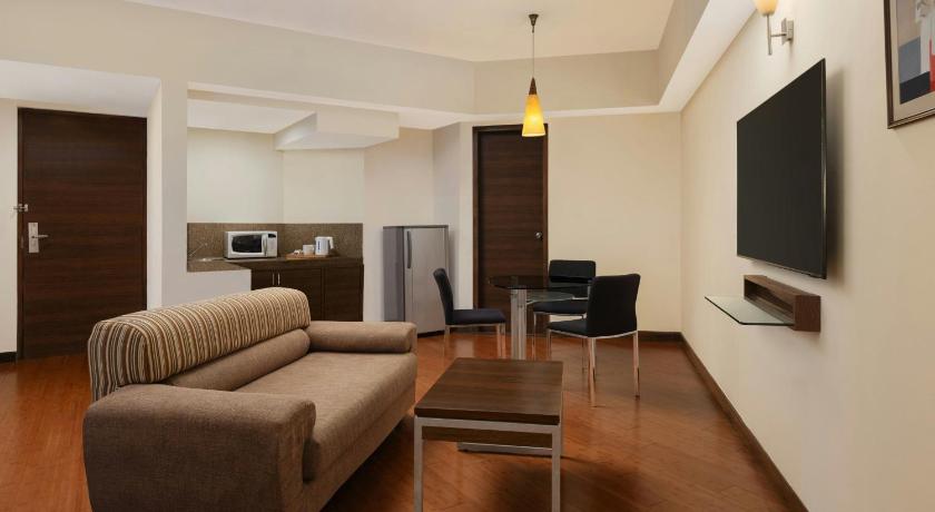 Image of King Suite - Executive Lounge Access 1