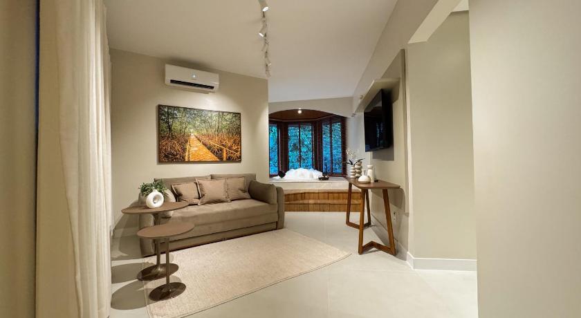 Image of Suite - 1 King Bed, Nonsmoking, Balcony, Air Conditioning, Bathtub 1
