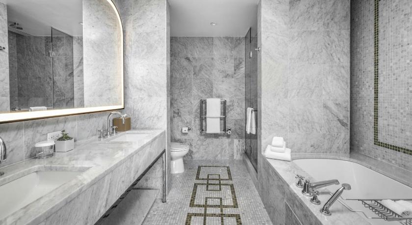 Image of Atrium Suite, 1 Bedroom Suite, 1 King, Skyline View 2