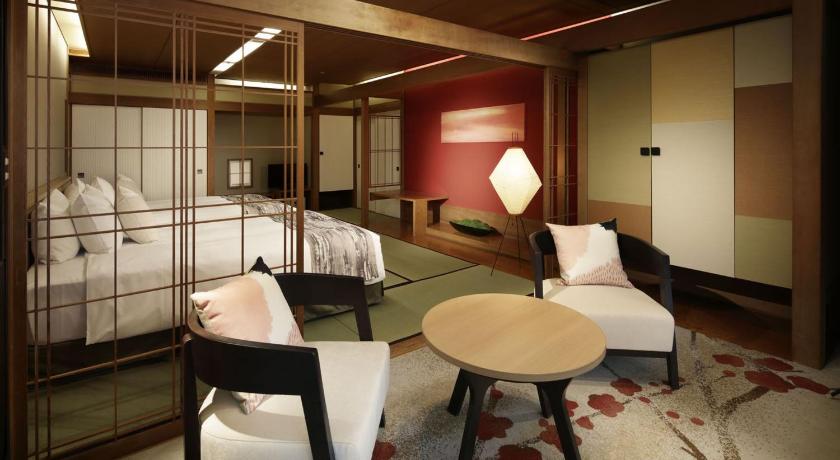 Image of Premium Twin Room with Tatami Area (Highest Floor) - Non-Smoking 1