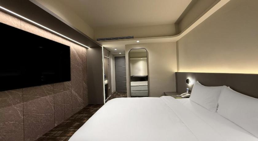 Image of Superior Double Room Check-In 3 PM 9