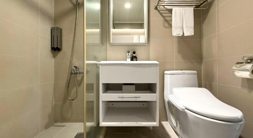 Image of Superior Double Room Check-In 9 PM 13