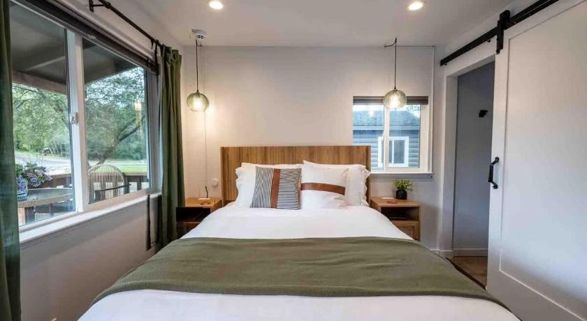 콜롬비아 (CA) Columbia Cabins Cabin 5 2성급 숙소 스위트룸
