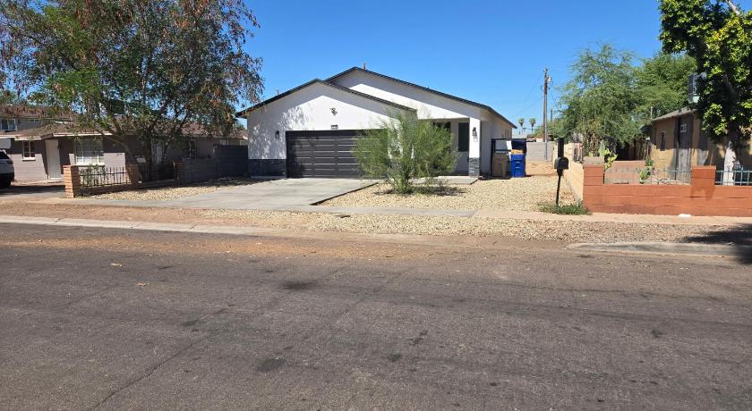 Casita in back house Not a hotel shared living